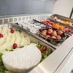 Eden מלון